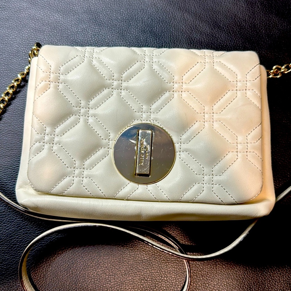 👜 Designer Kate Spade Shoulder Bag - Small & Stylish
